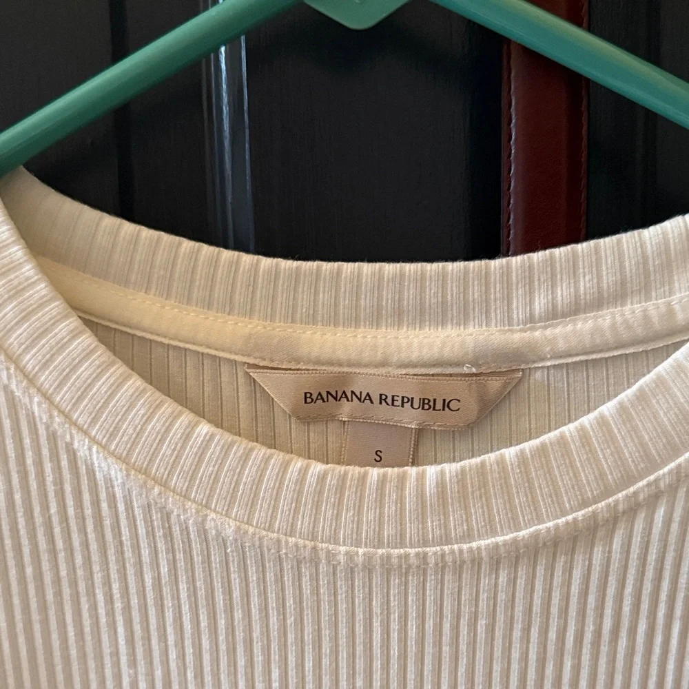 Banana Republic Ribbed Cream Tank Top